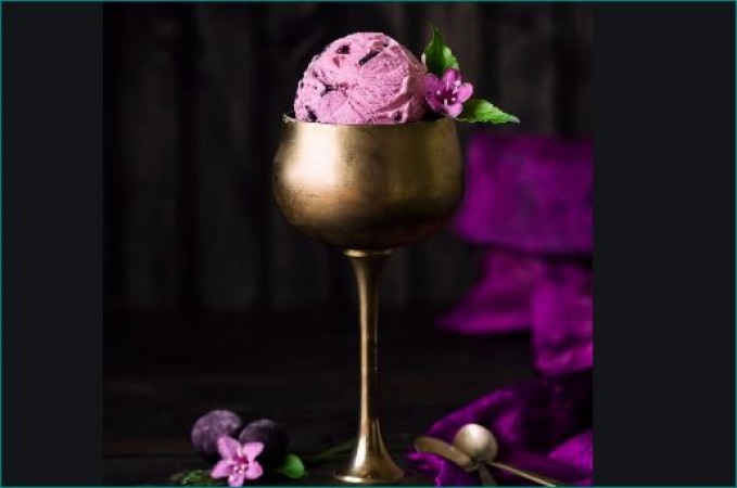 Recipe: Know how to make black plum ice cream at home