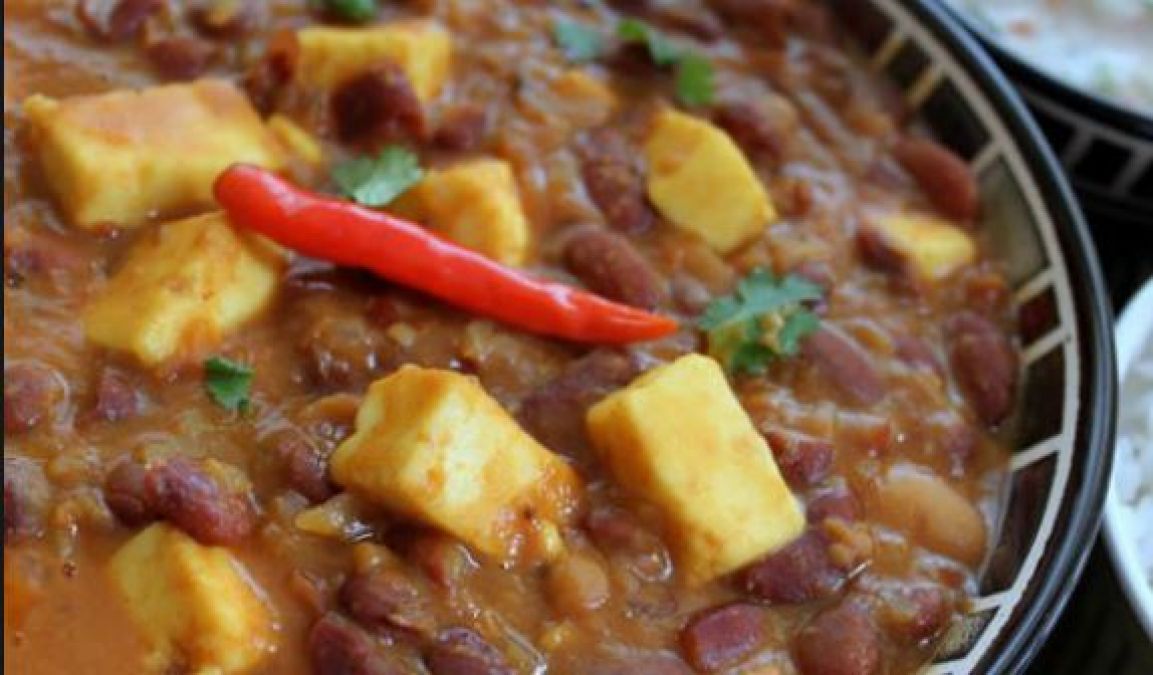 You must have eaten a lot of rajma-rice, now make rajma paneer