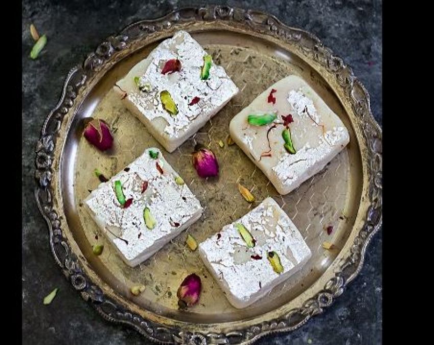 The mind of eating is sweet, so the simplest mawa barfi made today