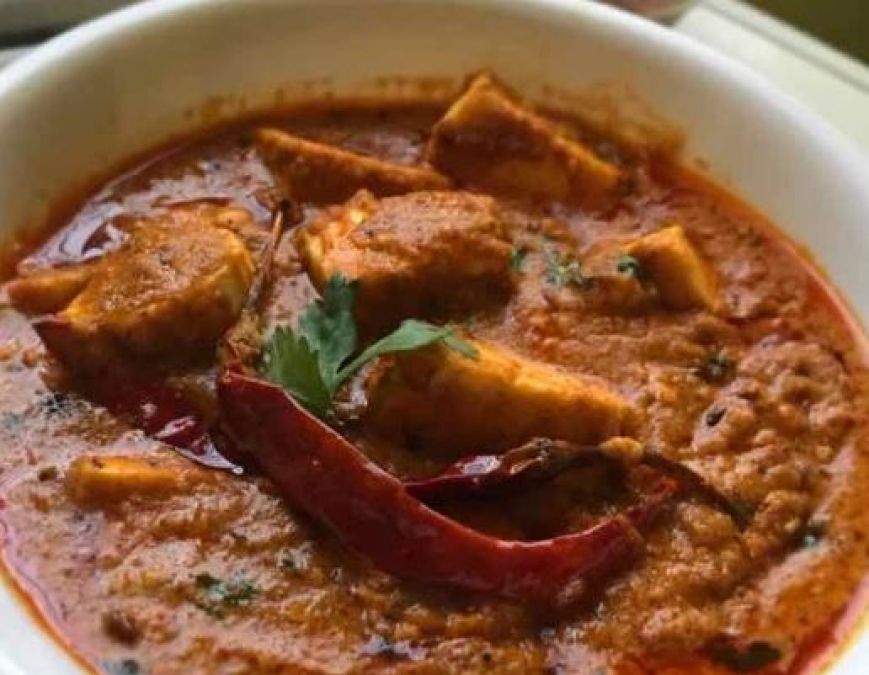 The food is spicy vegetable so make paneer kolhapuri