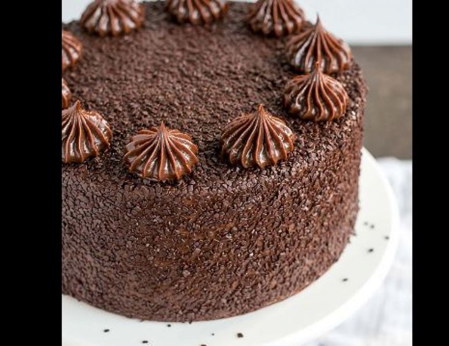 जन्मदिन पर जरूर बनाए एगलेस ट्रफल केक, खाने वाले करेंगे तारीफ़