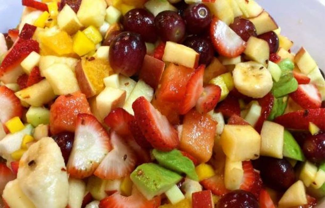 आज खाने के साथ खाएं यह सेहतमंद फलों का सलाद