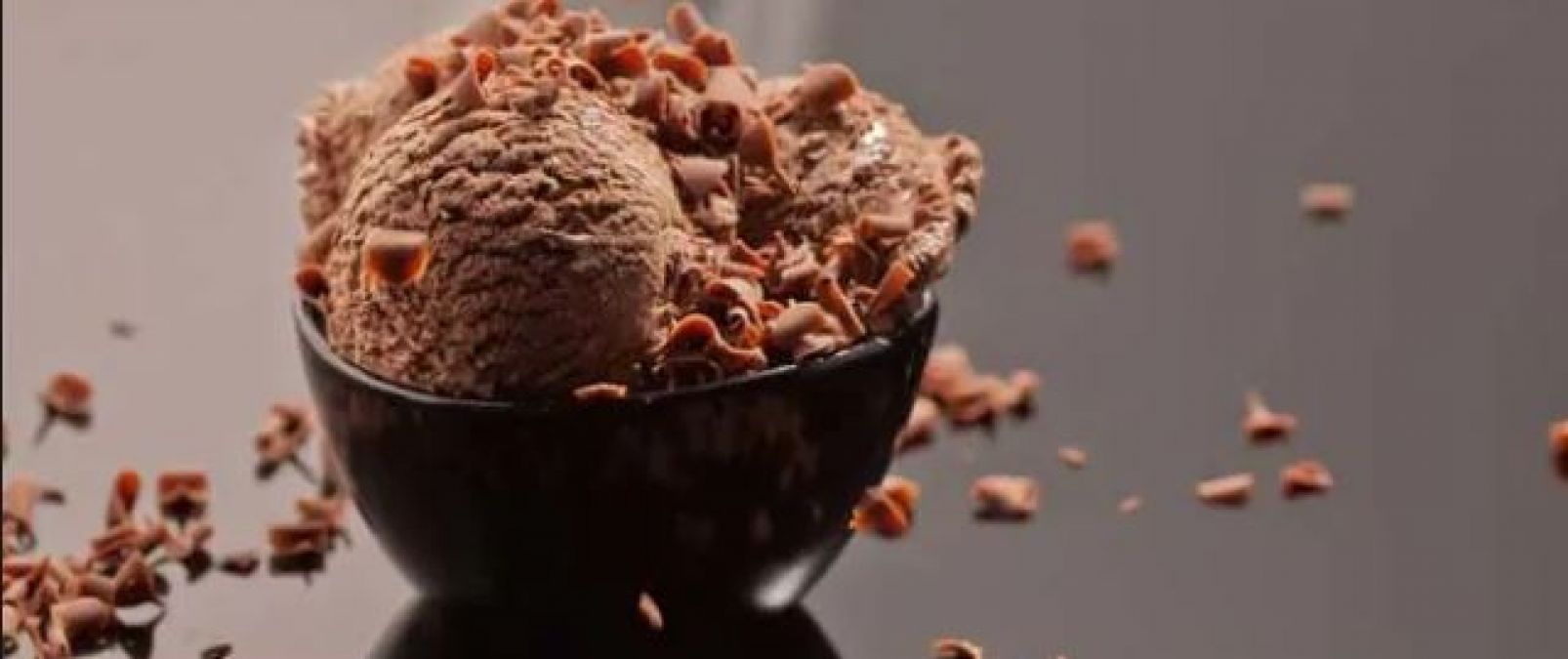 Make Special chocolate ice cream for family members in summer