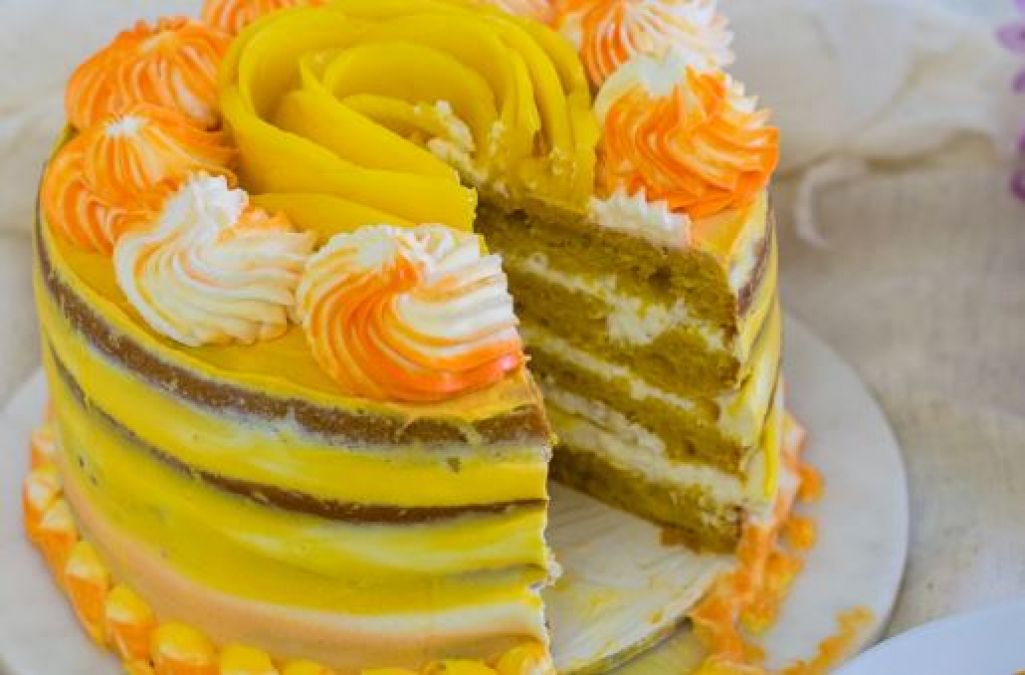 If the birthday comes in summer, then make eggless mango cake, the method is very easy