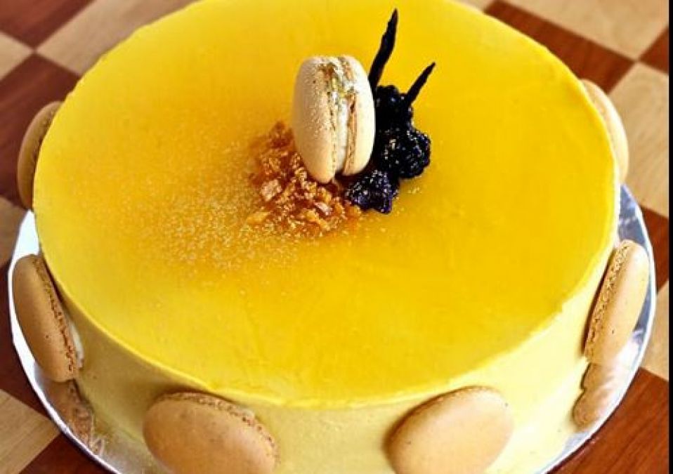 If the birthday comes in summer, then make eggless mango cake, the method is very easy