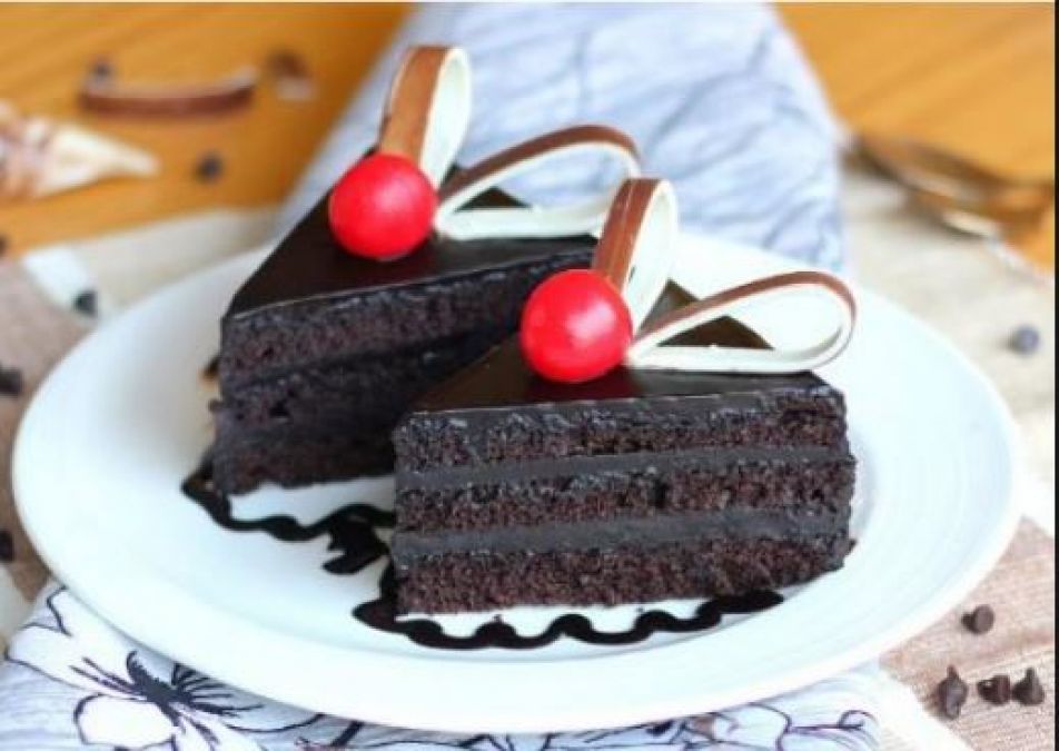 Chocolate pastry made for your mother, you will appreciate it by eating it.