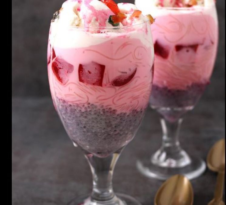 Family will like Faluda very much in summer