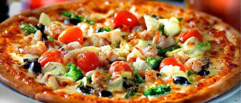घर में बनाएं टेस्टी और स्पाइसी पिज़्ज़ा