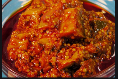Make delicious mango pickle with this amazing recipe