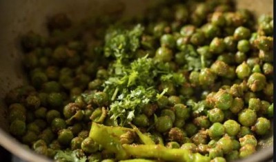 Know how to make tasty and crispy peas at home