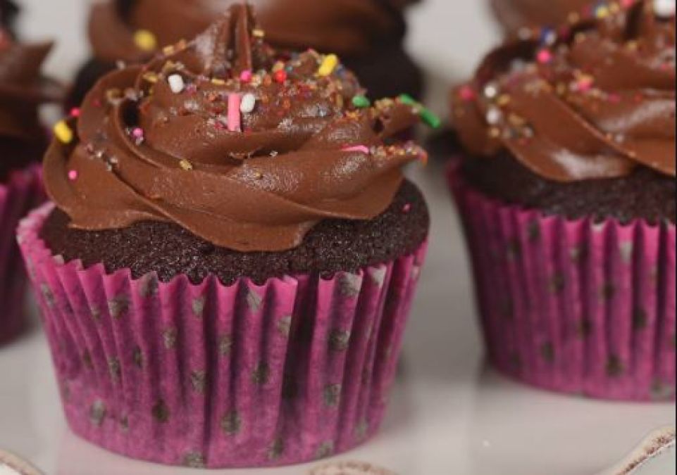 Recipe: Bake Cupcakes at home in just half an hour