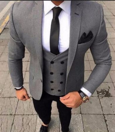 शादी में जाने के लिए बेहतर है पुरुष के ये थ्री पीस सूट
