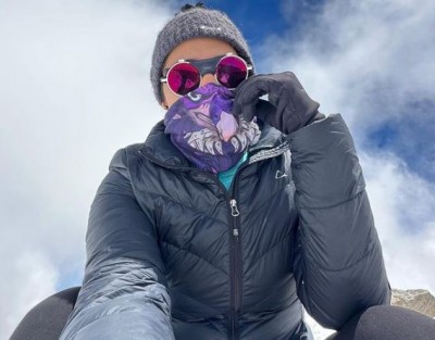 इस महिला ने ज्वालामुखी की चोटी पर बिताए 32 दिन, इंटरनेट पर छाई तस्वीरें