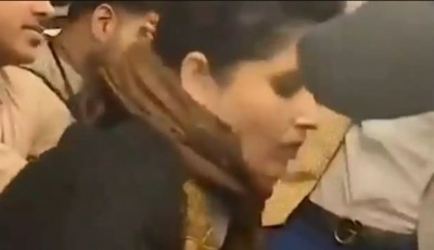सीट नहीं मिली तो युवक की गोद में जा बैठी महिला, दिल्ली मेट्रो से वायरल हुआ एक और शर्मनाक VIDEO