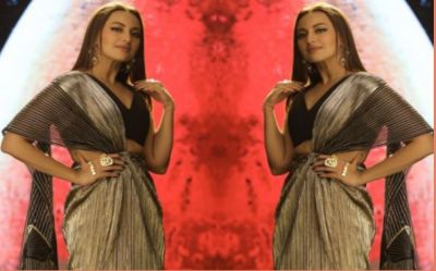 Try Sonakshi Sinha's new metallic look at the party, sizzling!