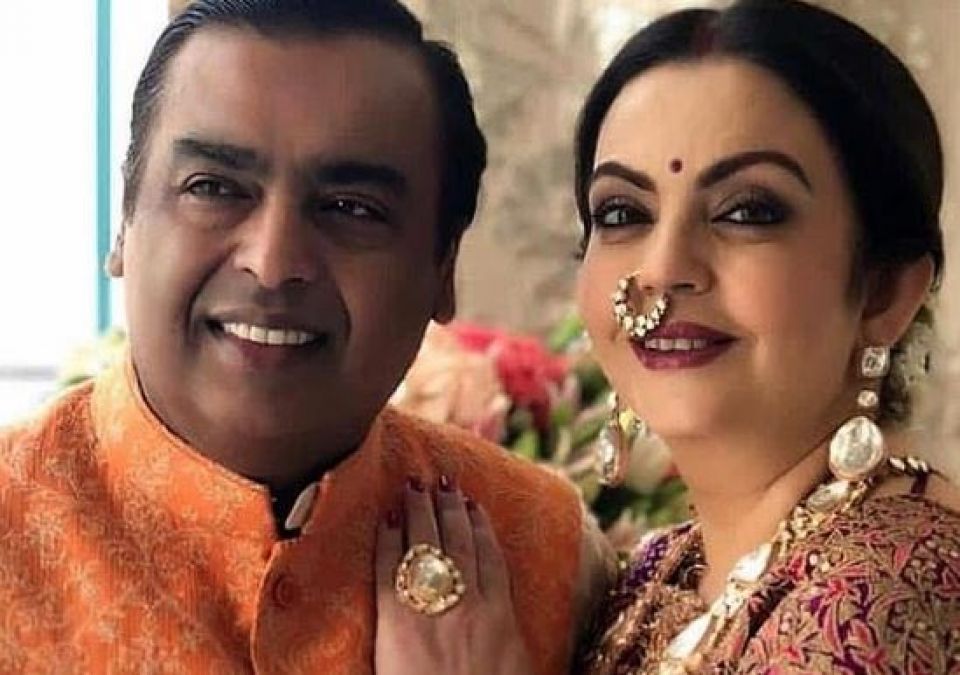 Learn Nath's latest fashion trends from Nita Ambani