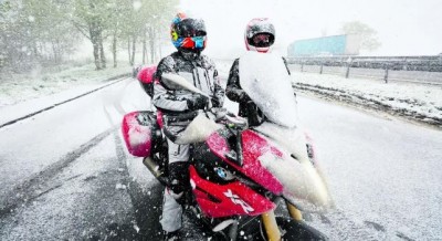 सर्दियों में मोटरसाइकल पर ठंड से कैसे बचें?, जानिए यहाँ