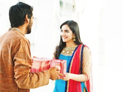 Rakshabandhan 2020: Give these special gifts to sister to make the festival special for her