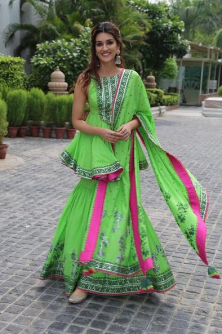 Try this Kriti Sanon's trendy look on the occasion of Rakshabandhan