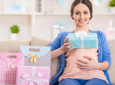 Give the Perfect Gift to the Mother-to-Be at the Baby Shower: Get Ideas Here