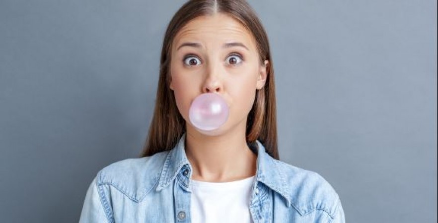 There are amazing benefits of chewing gum.