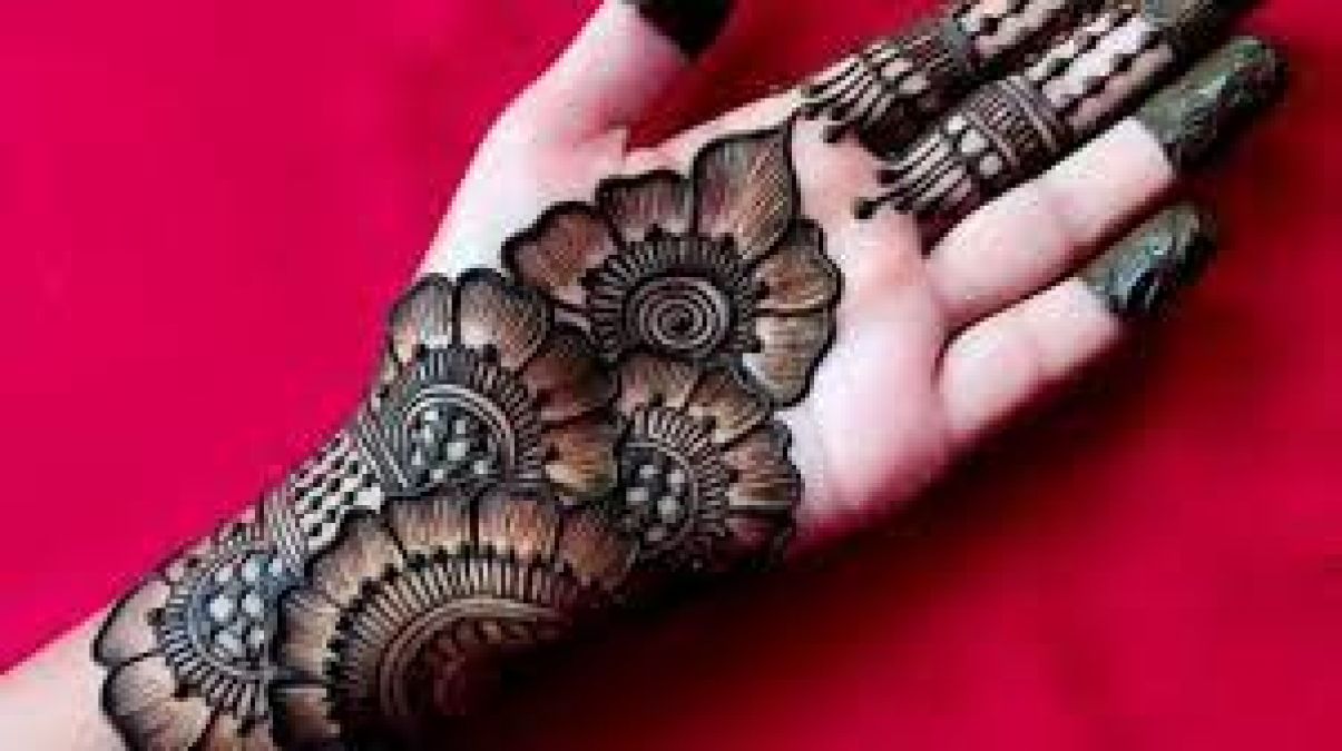 आगे और पीछे दोनों हाथ की मेहंदी डिजाइन||Front Back Hand Shaded Mehndi design  - YouTube