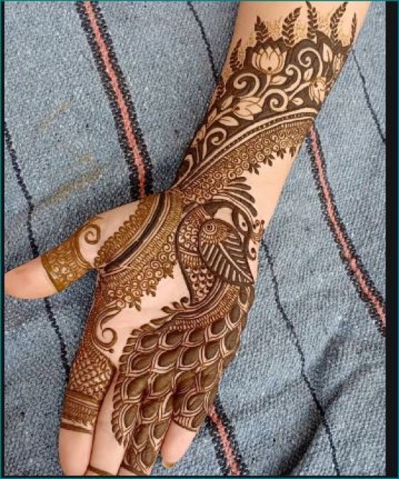 Make your hand beautiful with these top mehndi designs before Karva Chauth