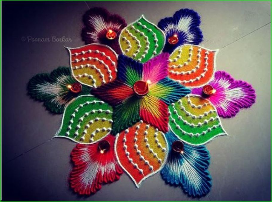 Make these special rangoli designs on Diwali to please Goddess Lakshmi