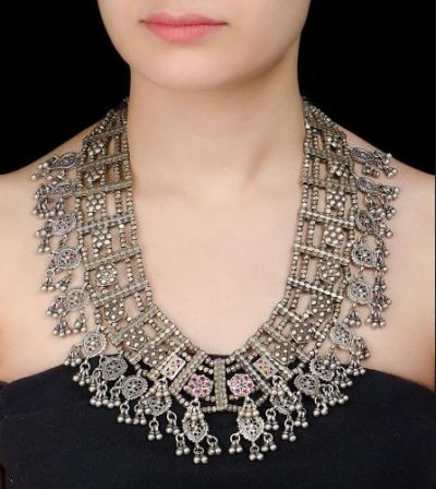 Metal jewelry is in great trend, match up with every dress!