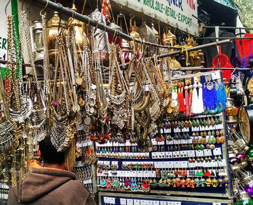 If you are fond of artificial jewelry, then this market in Delhi is best for you
