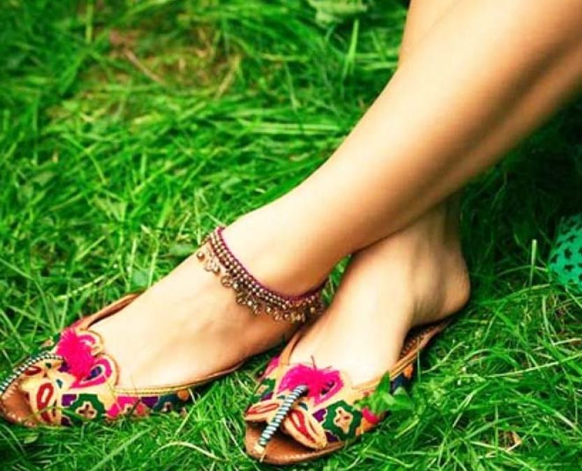 These footwears will suit on Indian outfits