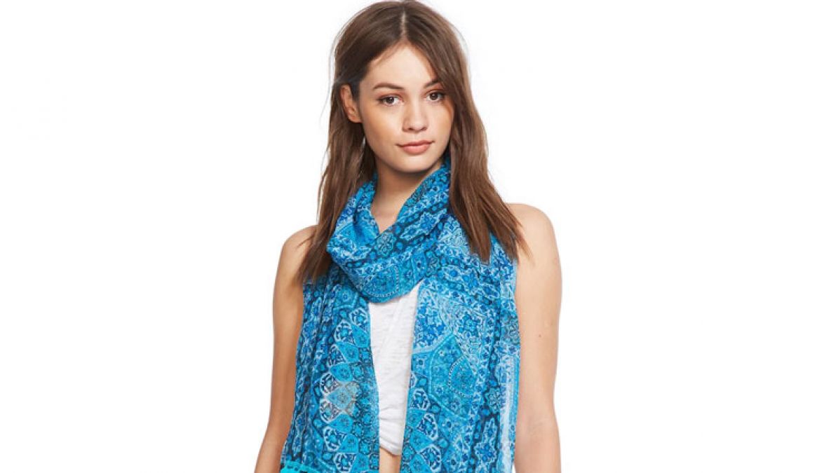 Make yourself look different from others, try these styles of scarf