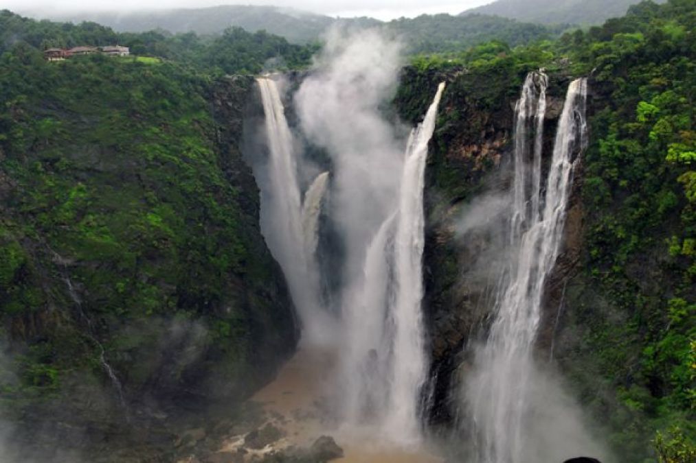 Visit these beautiful places to enjoy this monsoon