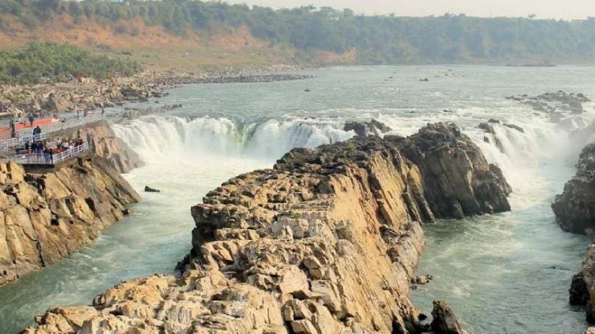 जबलपुर जा रहे हैं घूमने तो इन जगहों पर घूमे बिना ना आएं