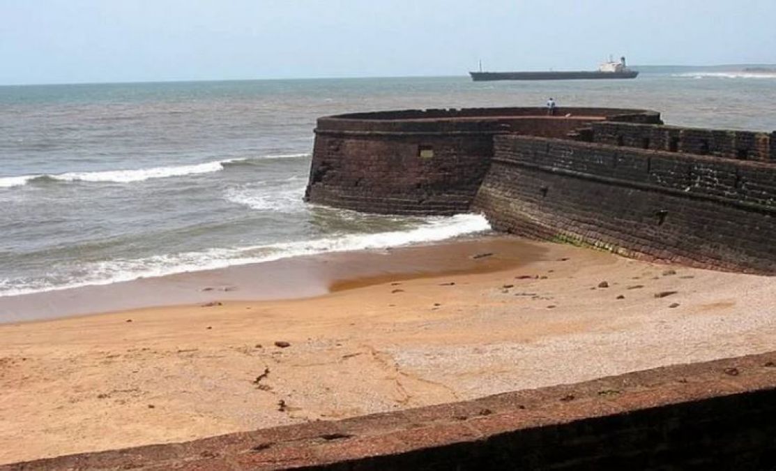 जरूर घूमने जाए भारत के वो किले जहां से देखा जा सकता है समुद्र का आकर्षक नजारा