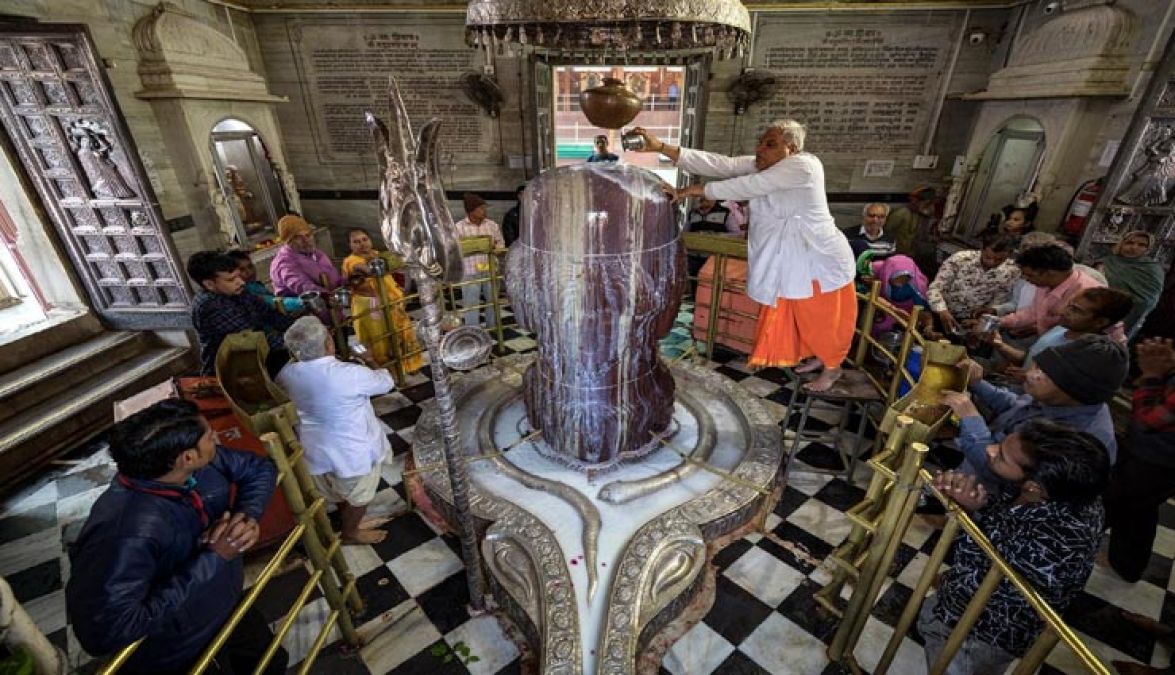 See the beautiful view of these 5 amazing Shiva temples, definitely in Sawan!
