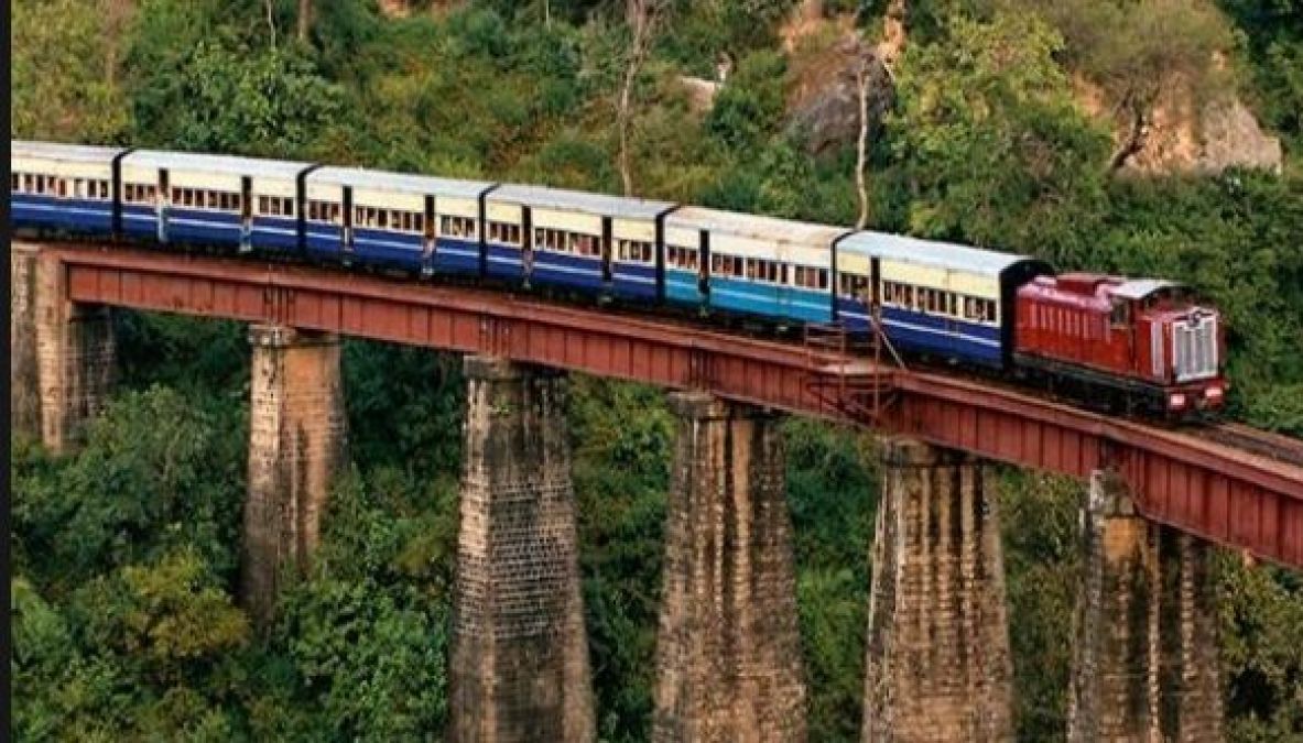 Journey will be more beautiful than the destination in rain, try these amazing train routes