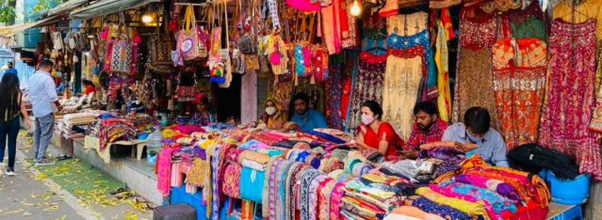 Best things to buy at affordable prices then go to Janpath Market
