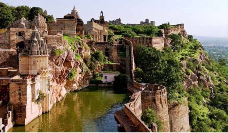 बहुत ही खूबसूरत है राजस्थान का चित्तौड़गढ़ दुर्ग