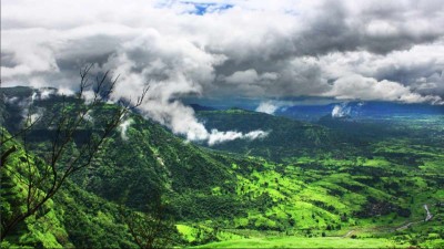 बारिश में बना रहे है घूमने का प्लान तो माथेरान हो सकता है अच्छा विकल्प