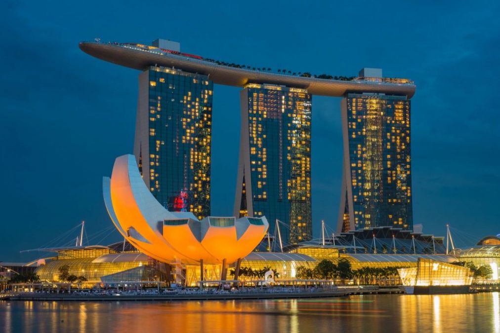 Know why people go to Singapore to spend their holidays