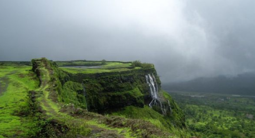 Visit these beautiful destinations to enjoy the rain to the fullest