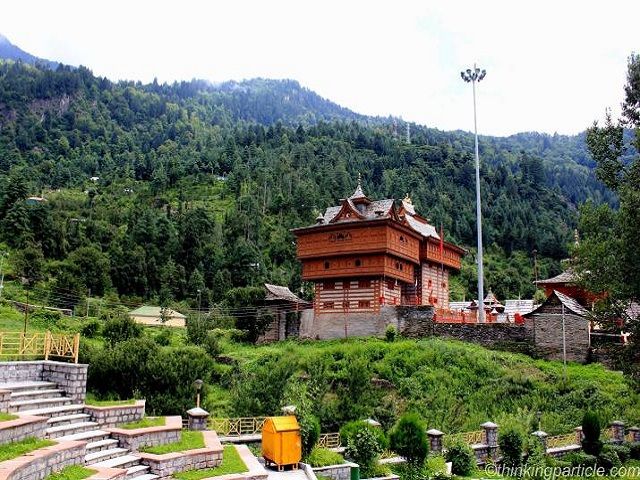 हिमाचल प्रदेश का यह एक ऐसा मंदिर जहां पशु बलि उत्सव रूप  में लगता है. मेला
