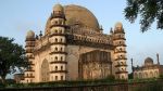 बड़ा गुम्बद को इस्लाम धर्म का अहम धार्मिक स्थान माना जाता है