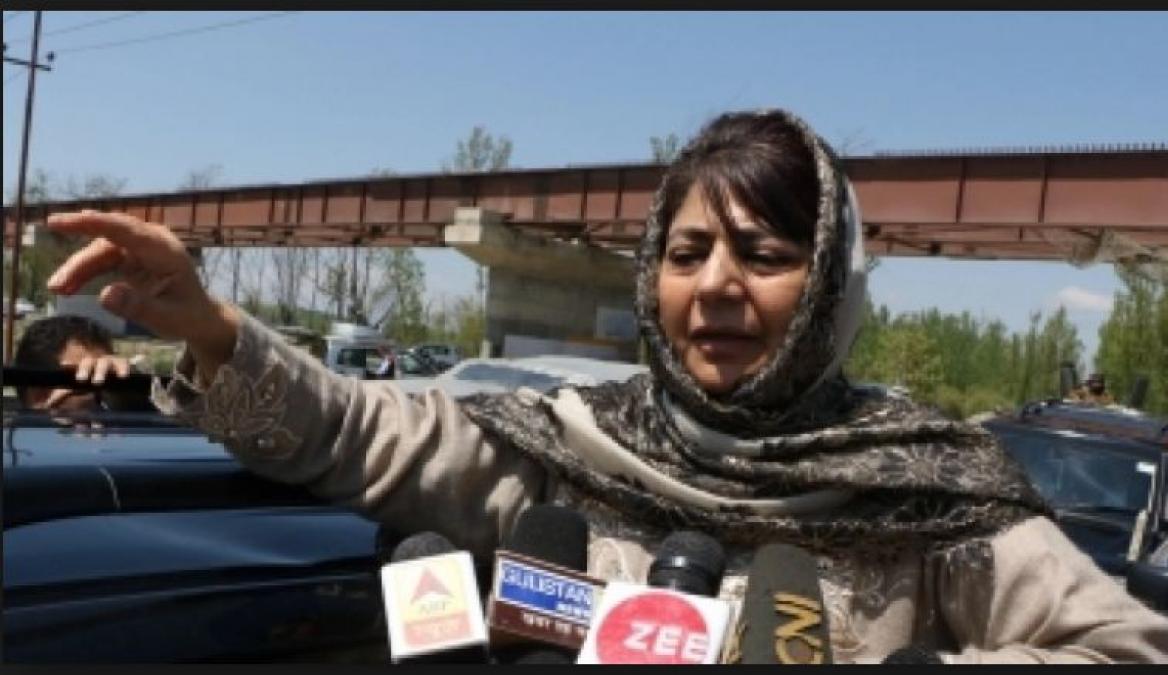 PDP leader Mehbooba Mufti convoy attacked by unknown in J&K