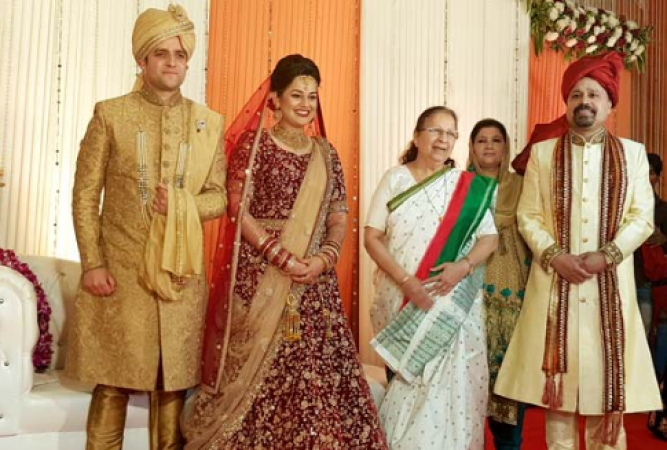 IAS Topper Wedding: Vice President, Law Minister and Lok Sabha speaker bless the couple