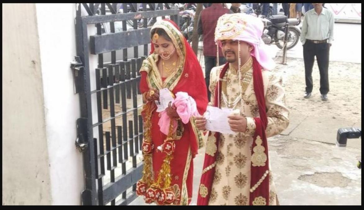 In Jammu and Kashmir, Just married couple cast their vote, looks adorable