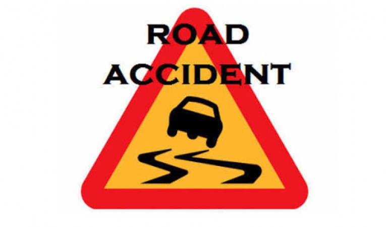 Accident : Three died and eleven other injured in a road mishap