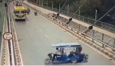 Tragic Motorcycle Accident Claims Life of 21-Year-Old in Prayagraj