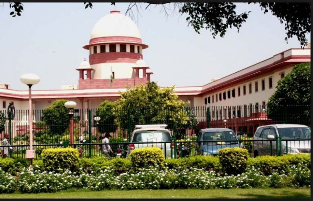 SC issue notice to Central Govt. on the review petitions to file a reply